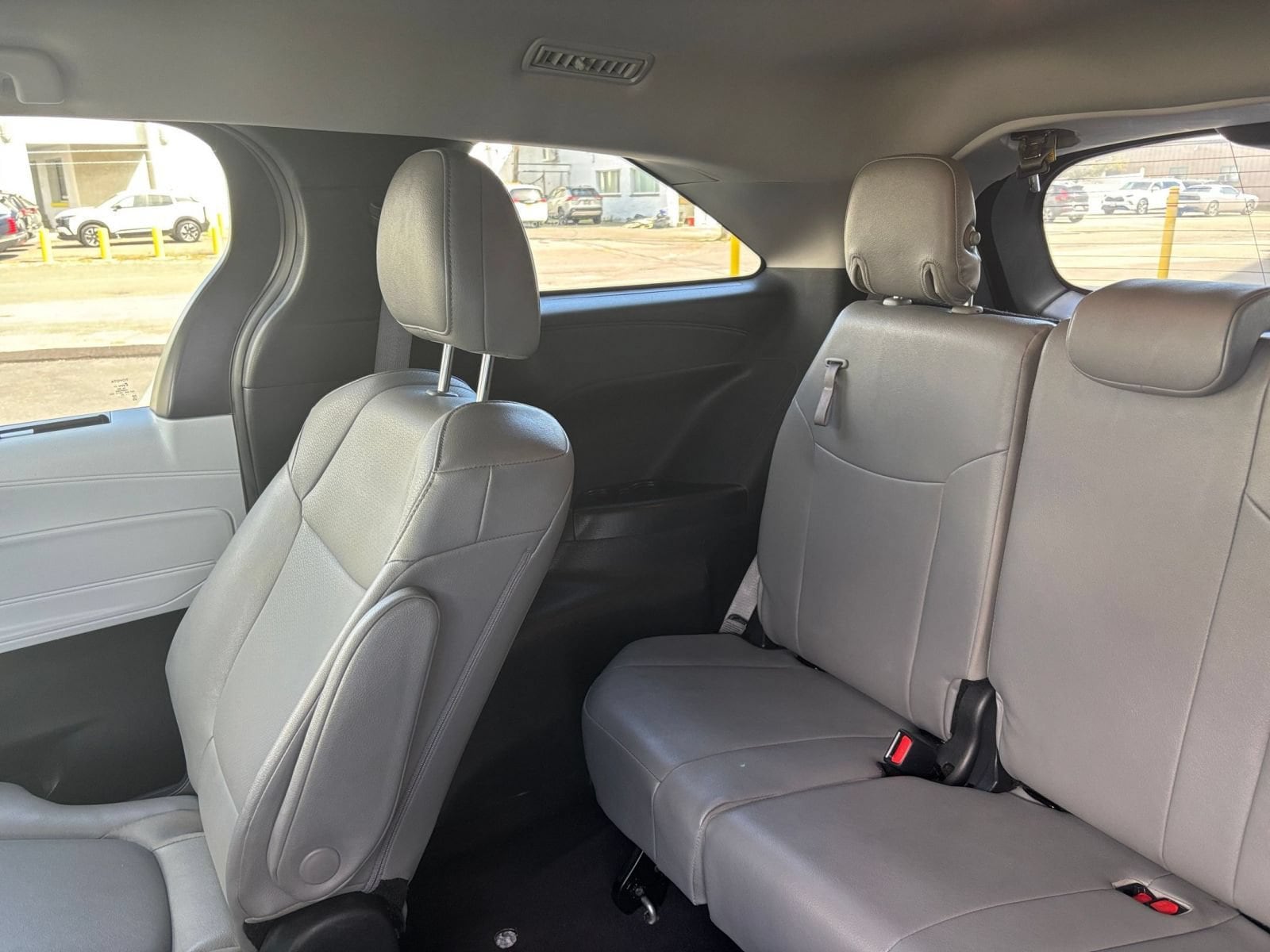 Thumbnail: 2025 Toyota Sienna - 29