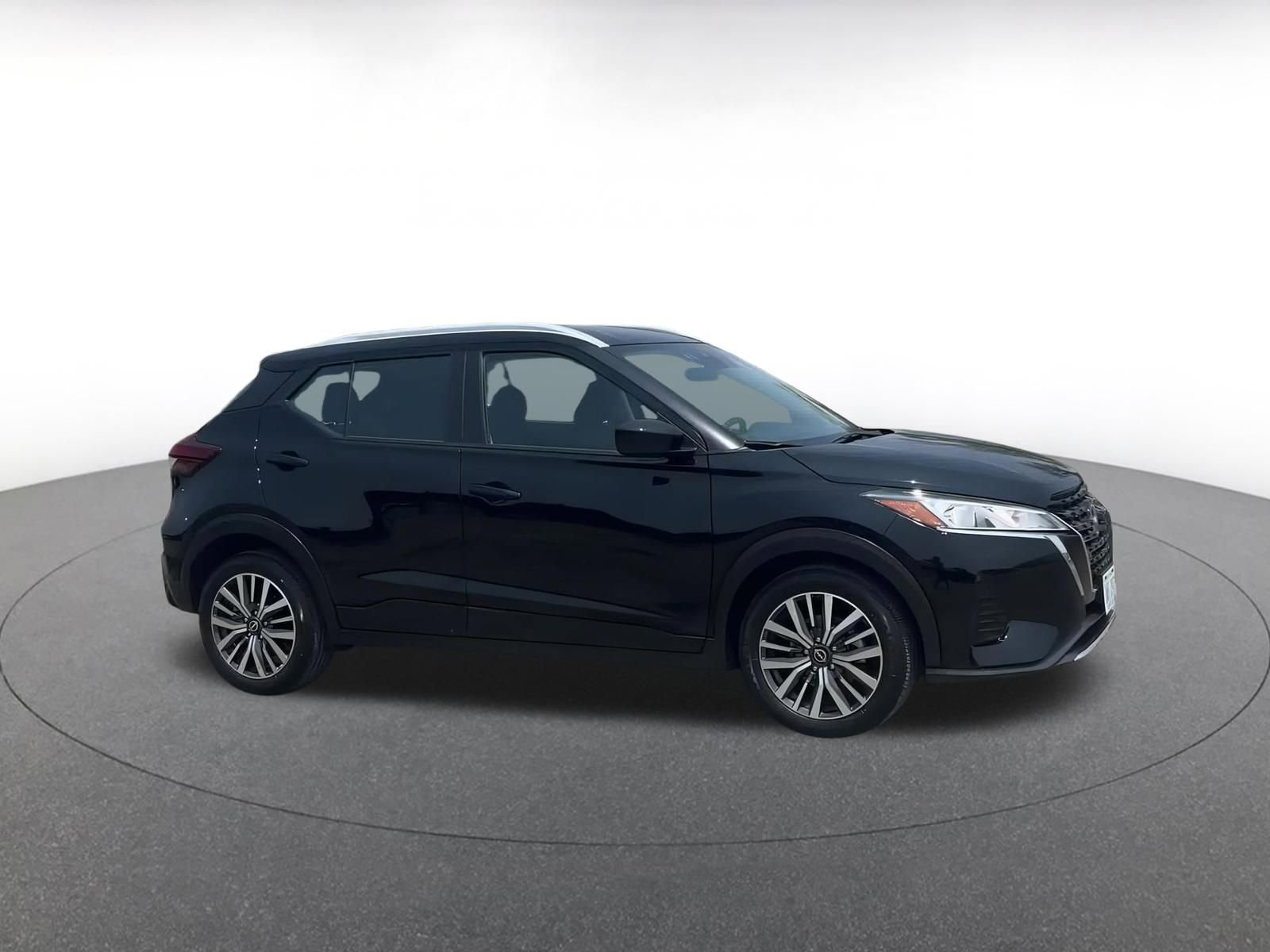 Thumbnail: 2024 Nissan Kicks - 2