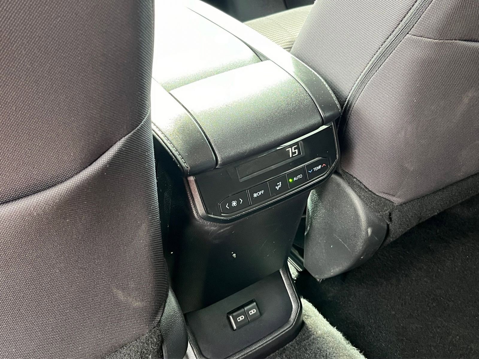 Thumbnail: 2025 Toyota Highlander - 24