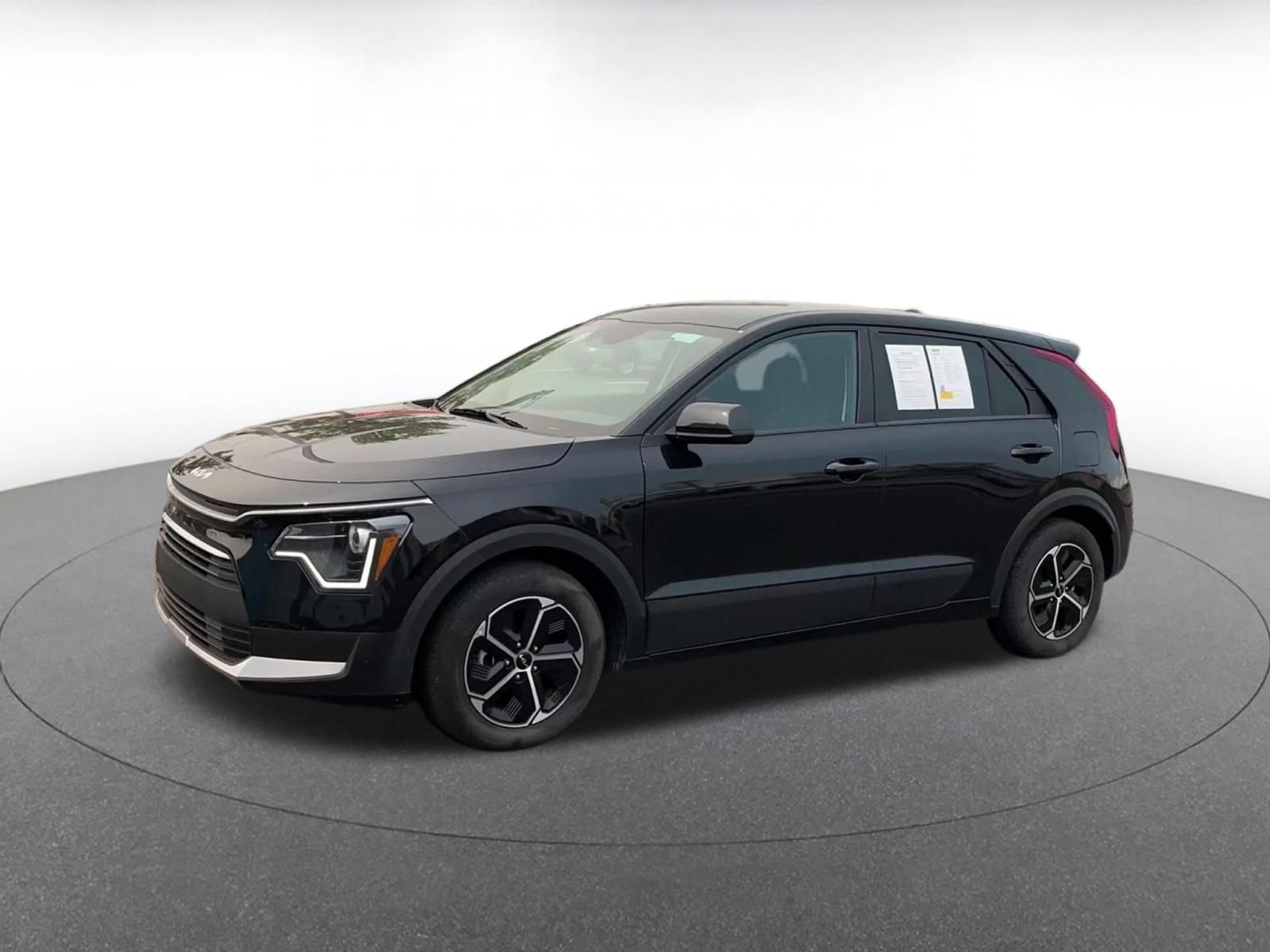 Thumbnail: 2026 Kia Niro - 7