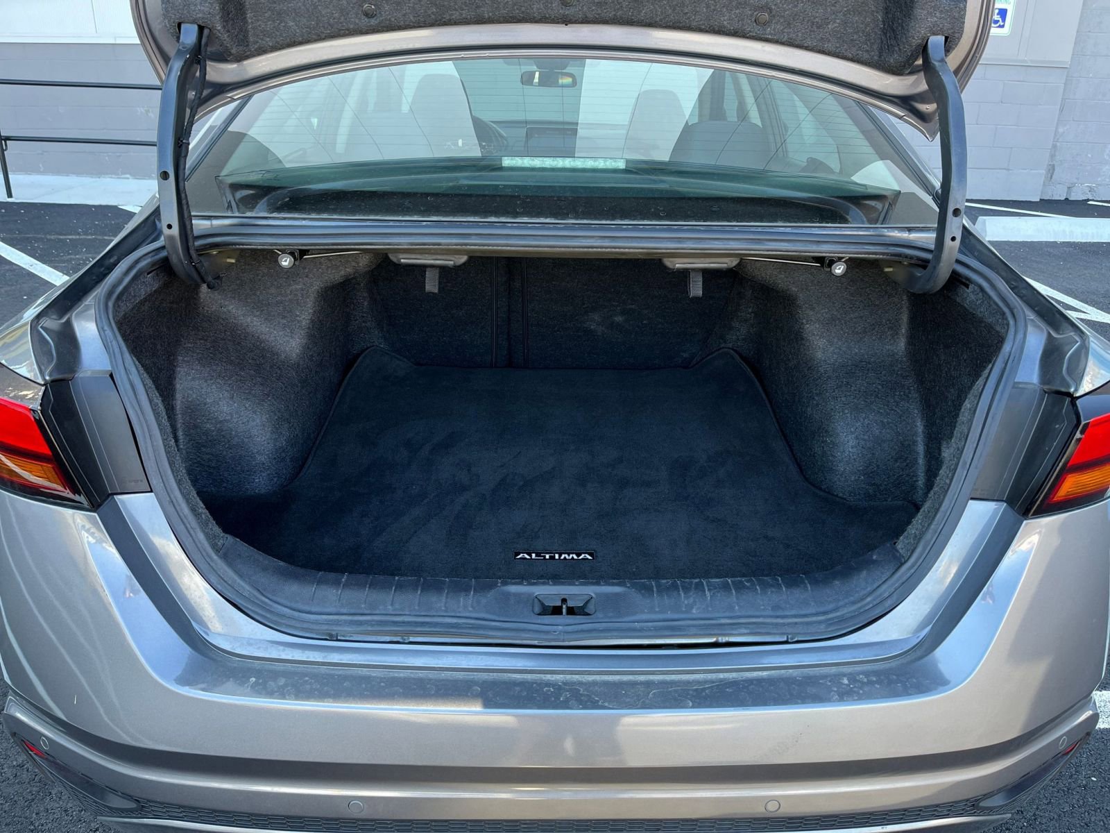 Thumbnail: 2025 Nissan Altima - 30