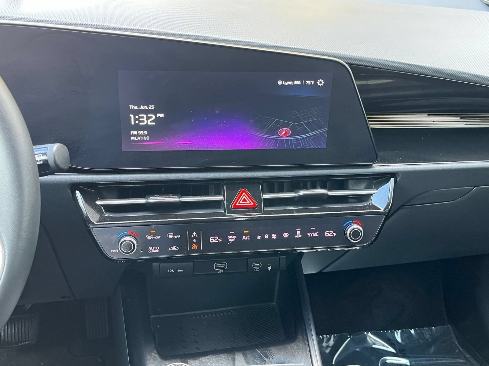 Thumbnail: 2024 Kia Niro - 20