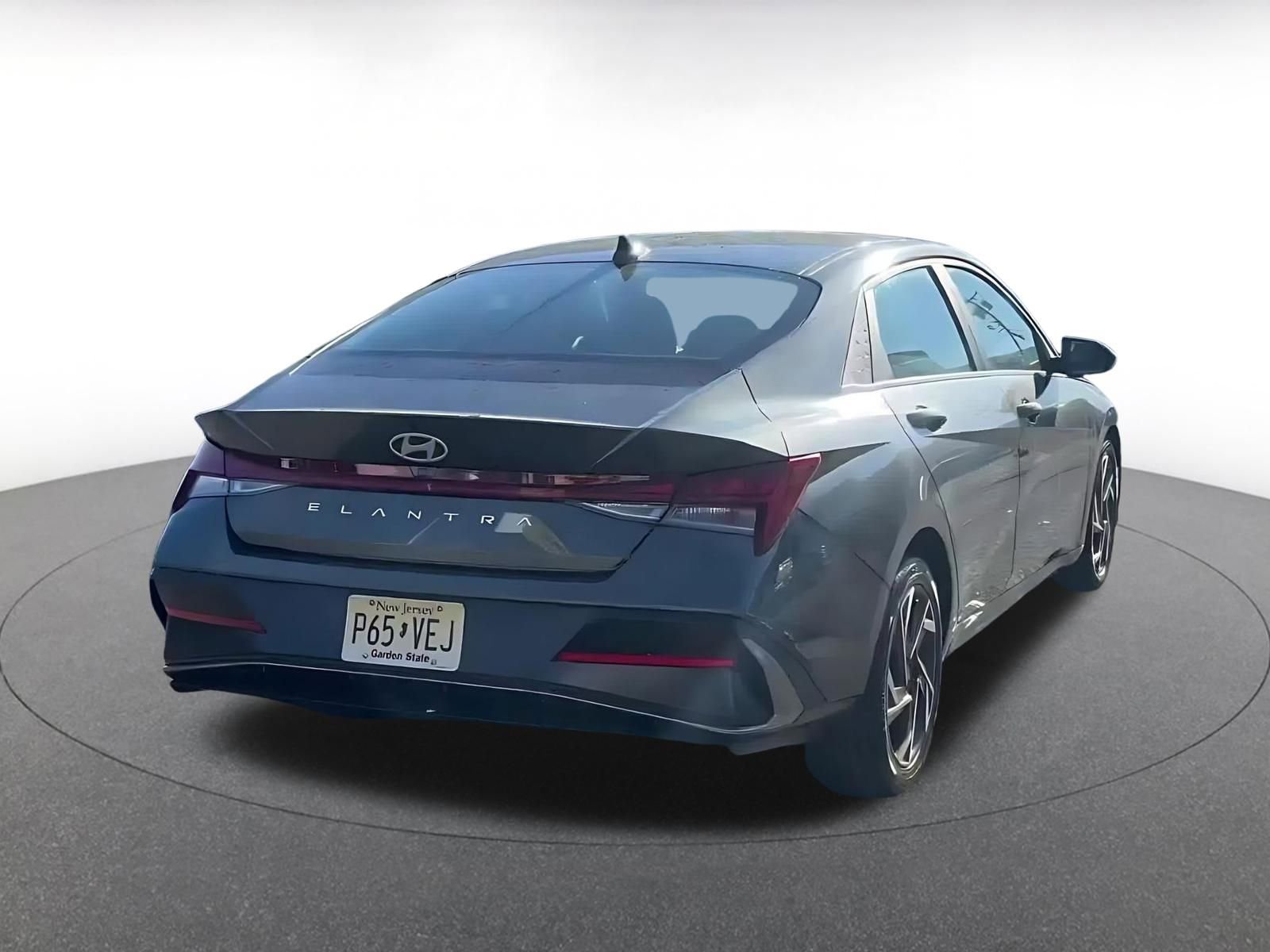 Thumbnail: 2025 Hyundai Elantra - 14