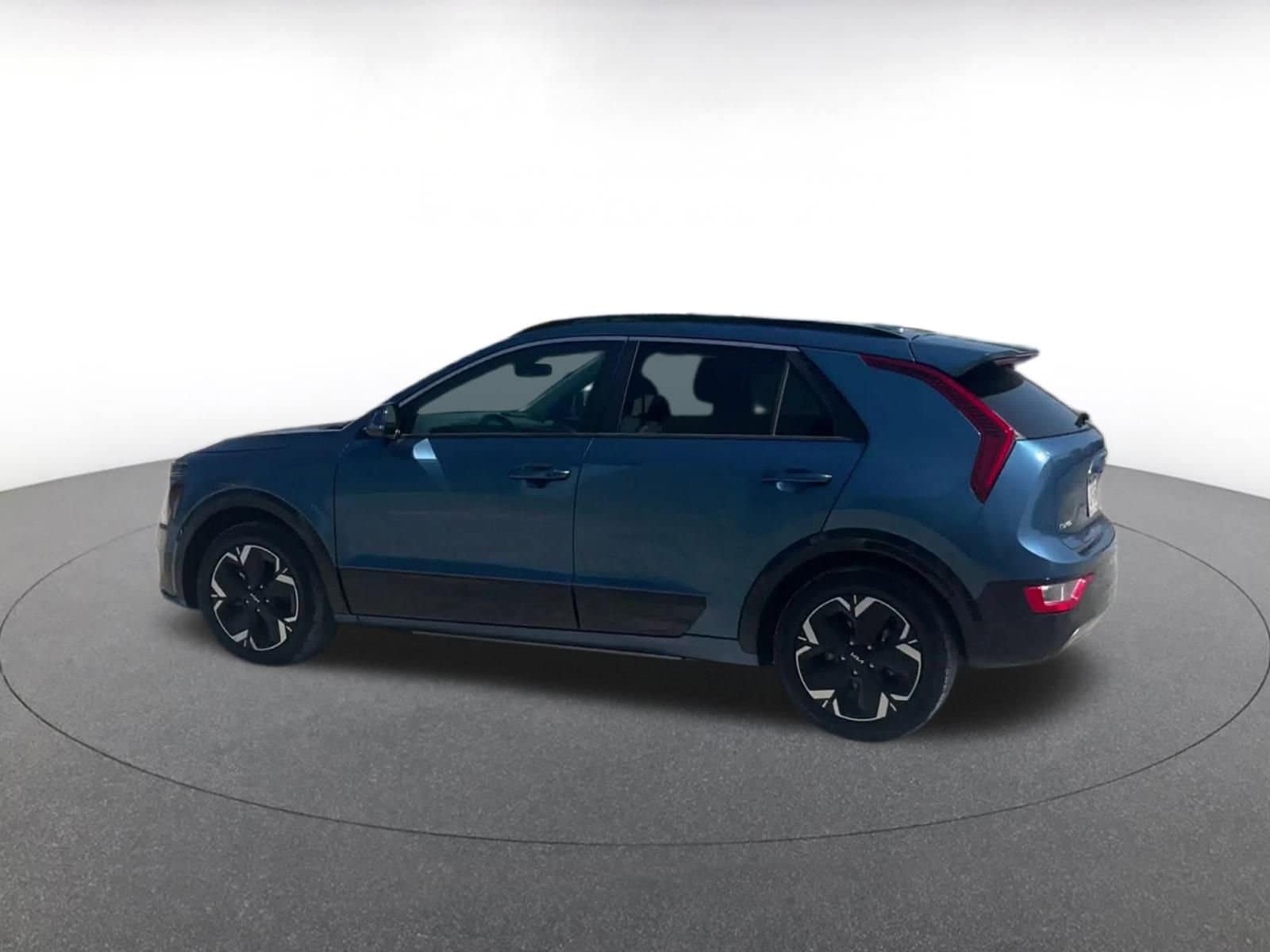 Thumbnail: 2023 Kia Niro - 10