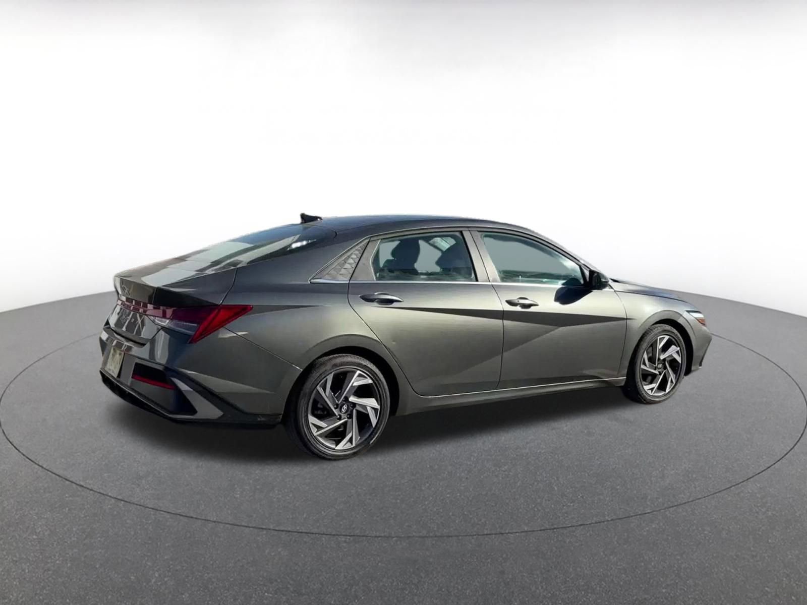 Thumbnail: 2025 Hyundai Elantra - 15