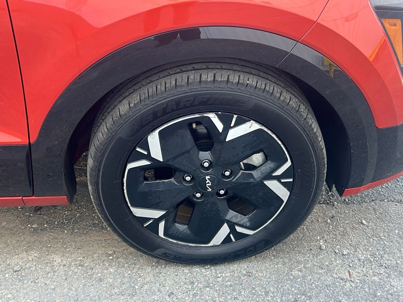 Thumbnail: 2023 Kia Niro - 33