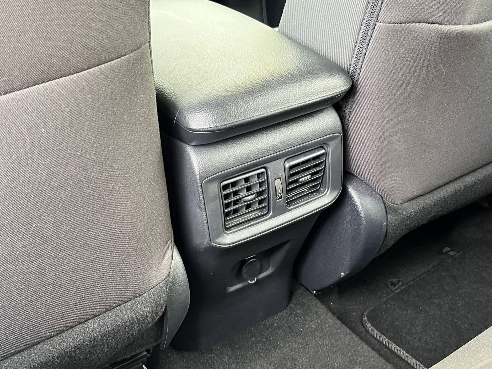 Thumbnail: 2025 Toyota RAV4 - 21