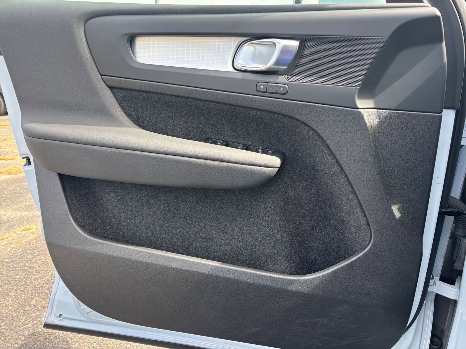 Thumbnail: 2024 Volvo XC40 - 20