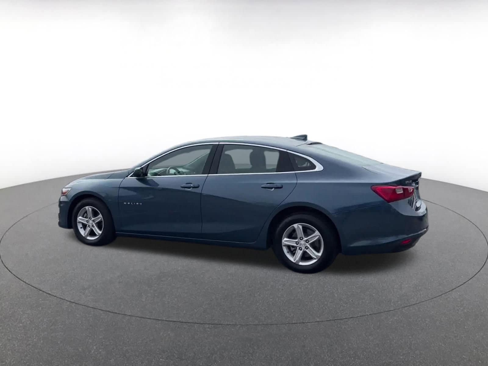 Thumbnail: 2024 Chevrolet Malibu - 10