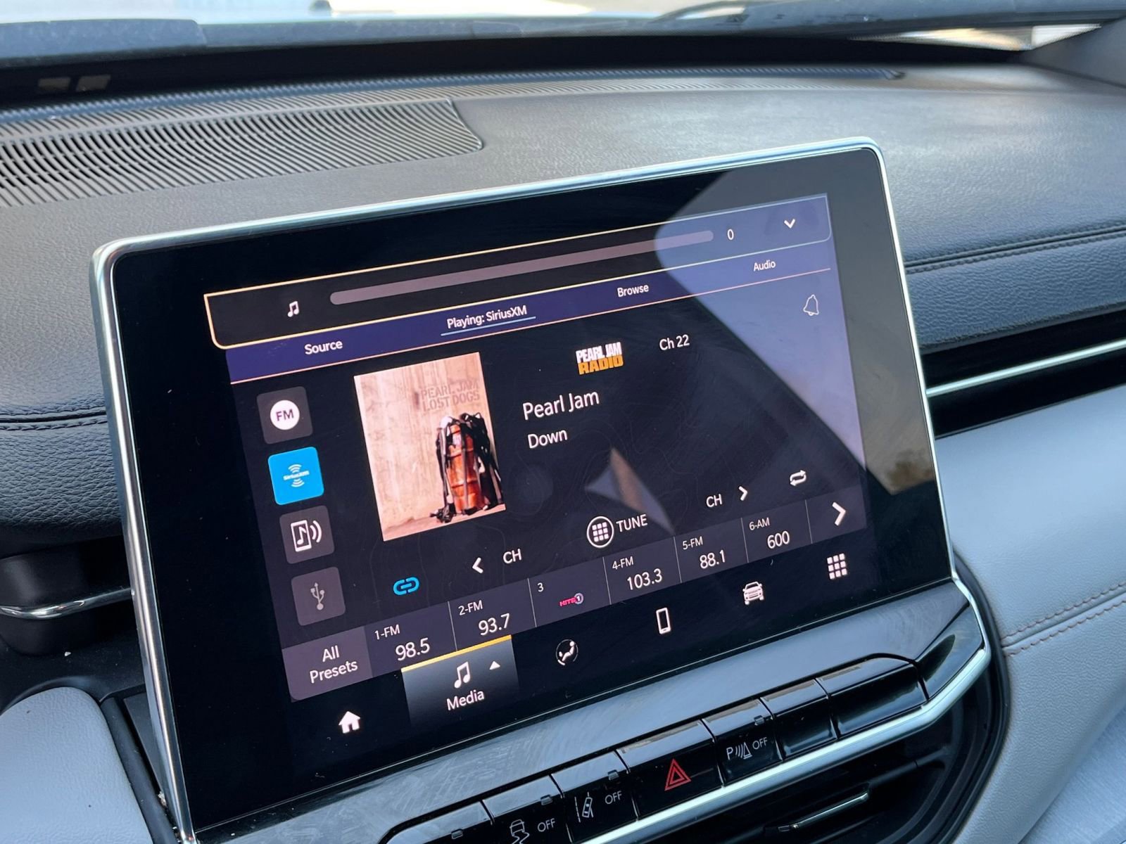 Thumbnail: 2025 Jeep Compass - 20