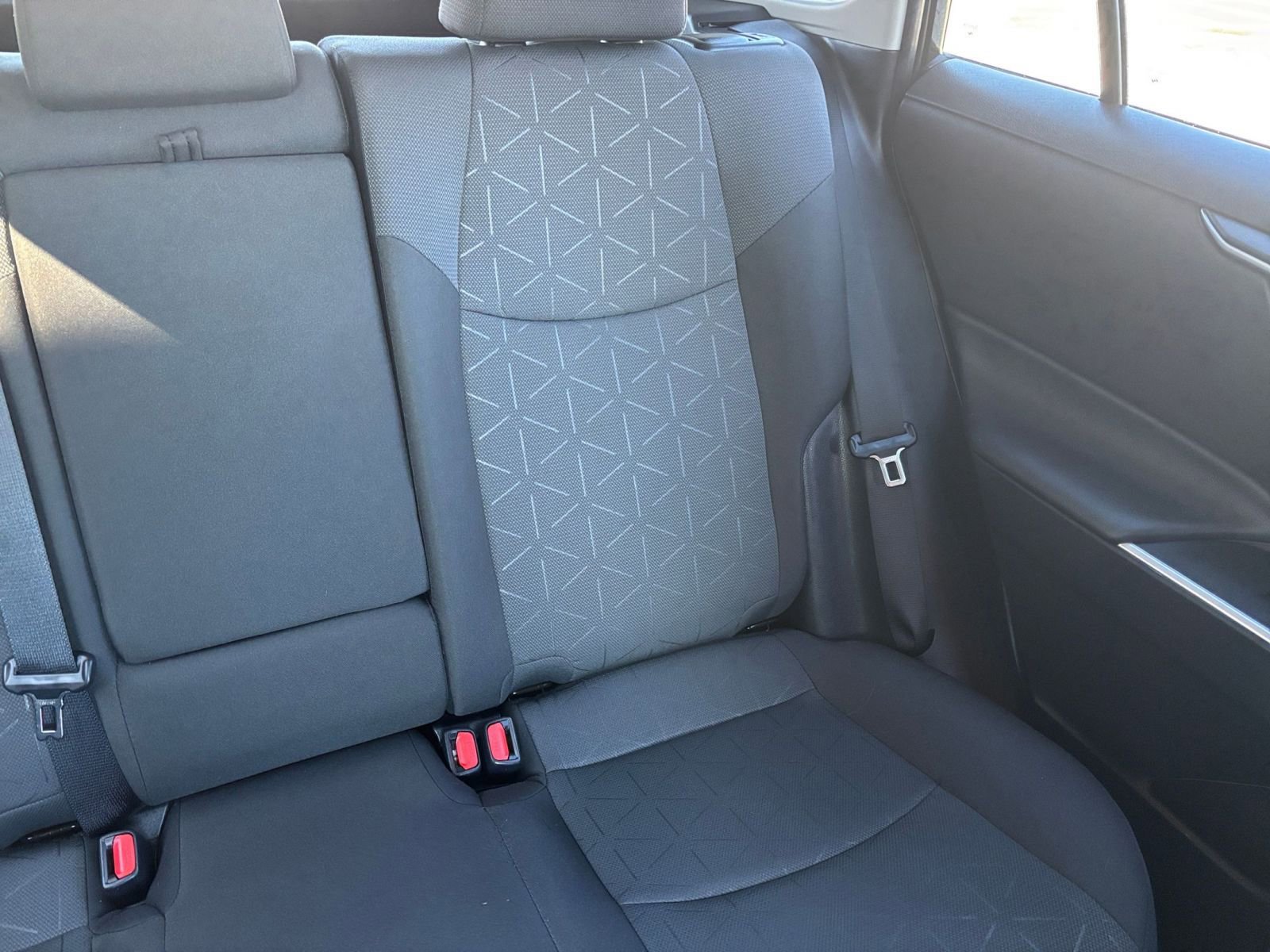 Thumbnail: 2025 Toyota RAV4 - 33