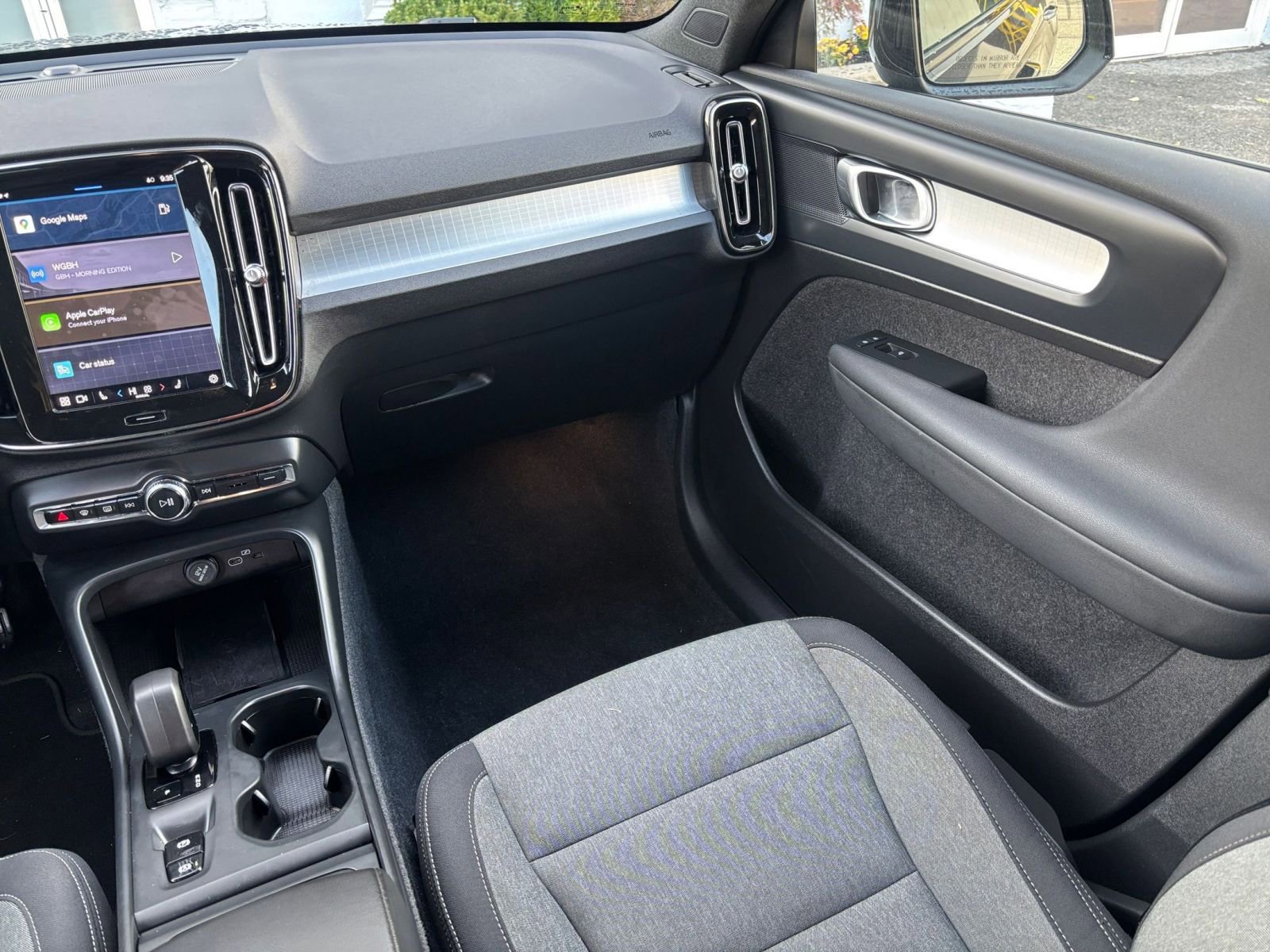 Thumbnail: 2024 Volvo XC40 - 32