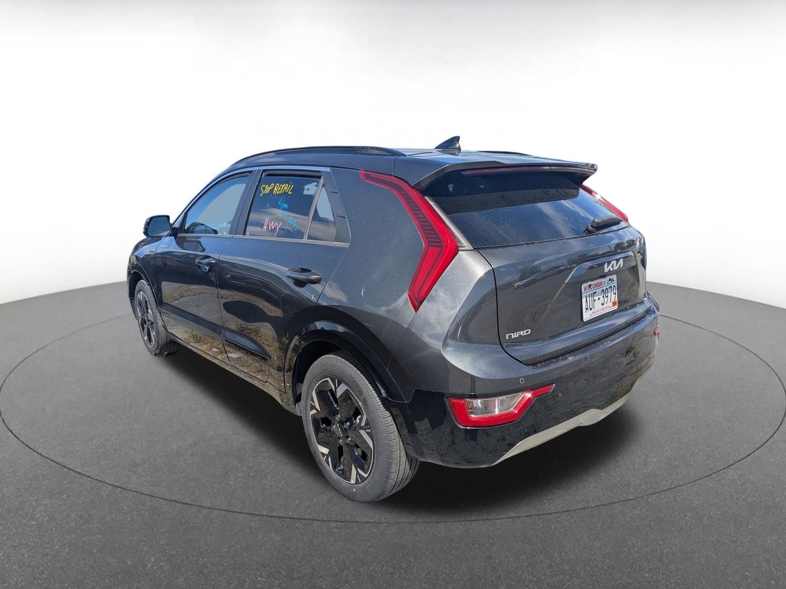 Thumbnail: 2023 Kia Niro - 4