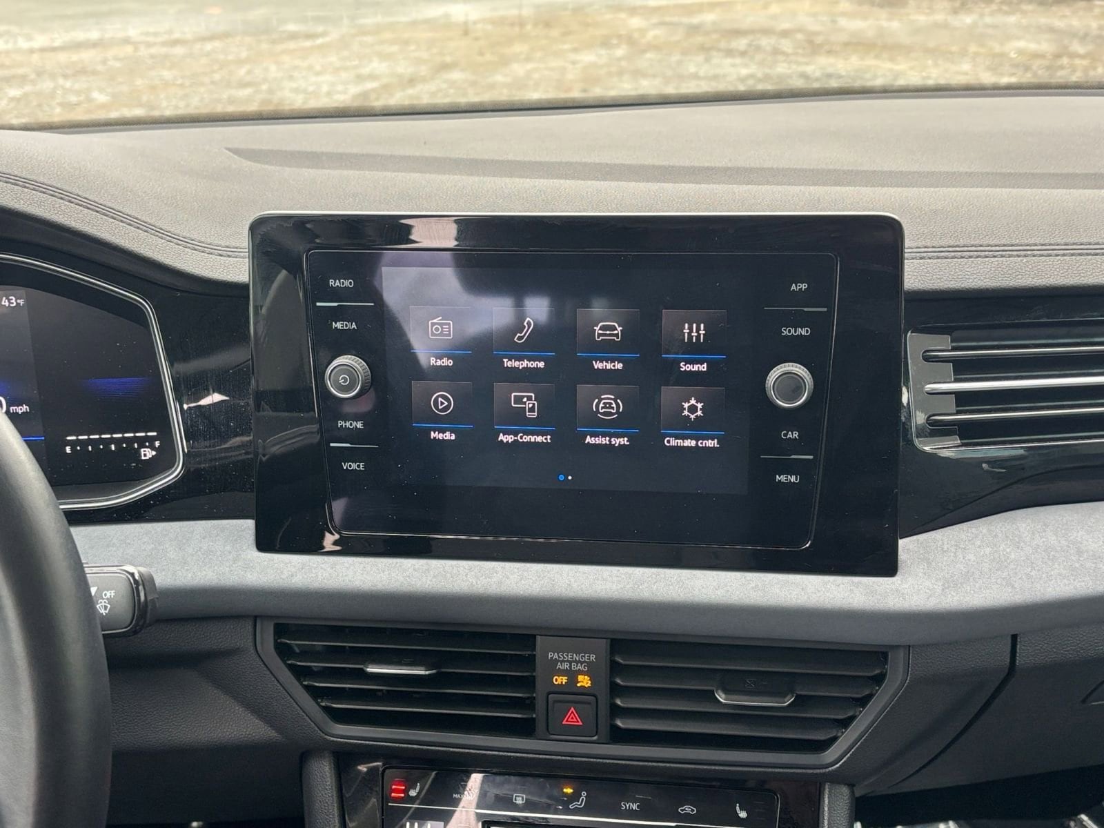 Thumbnail: 2025 Volkswagen Jetta - 18