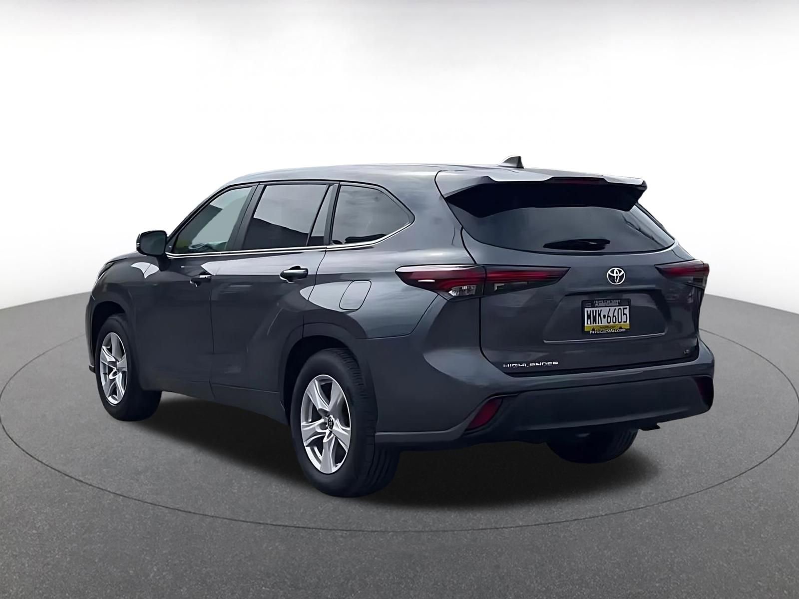 Thumbnail: 2025 Toyota Highlander - 10