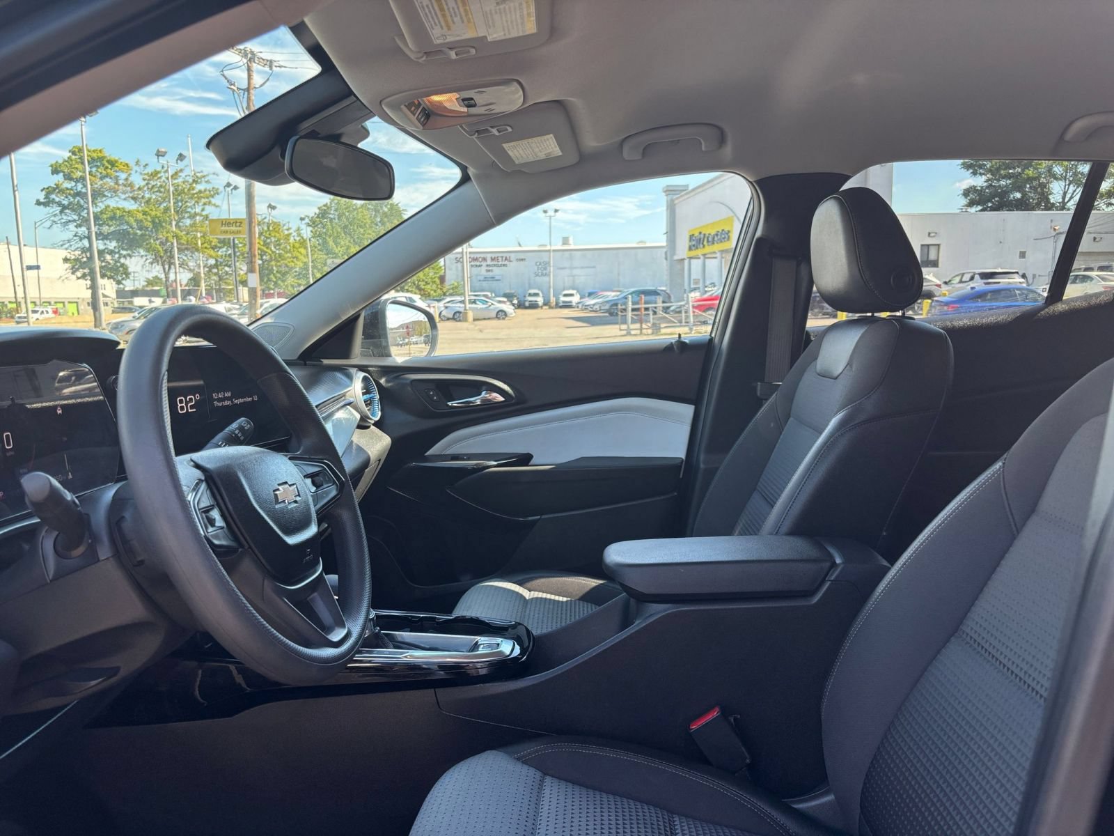 Thumbnail: 2025 Chevrolet Trax - 22