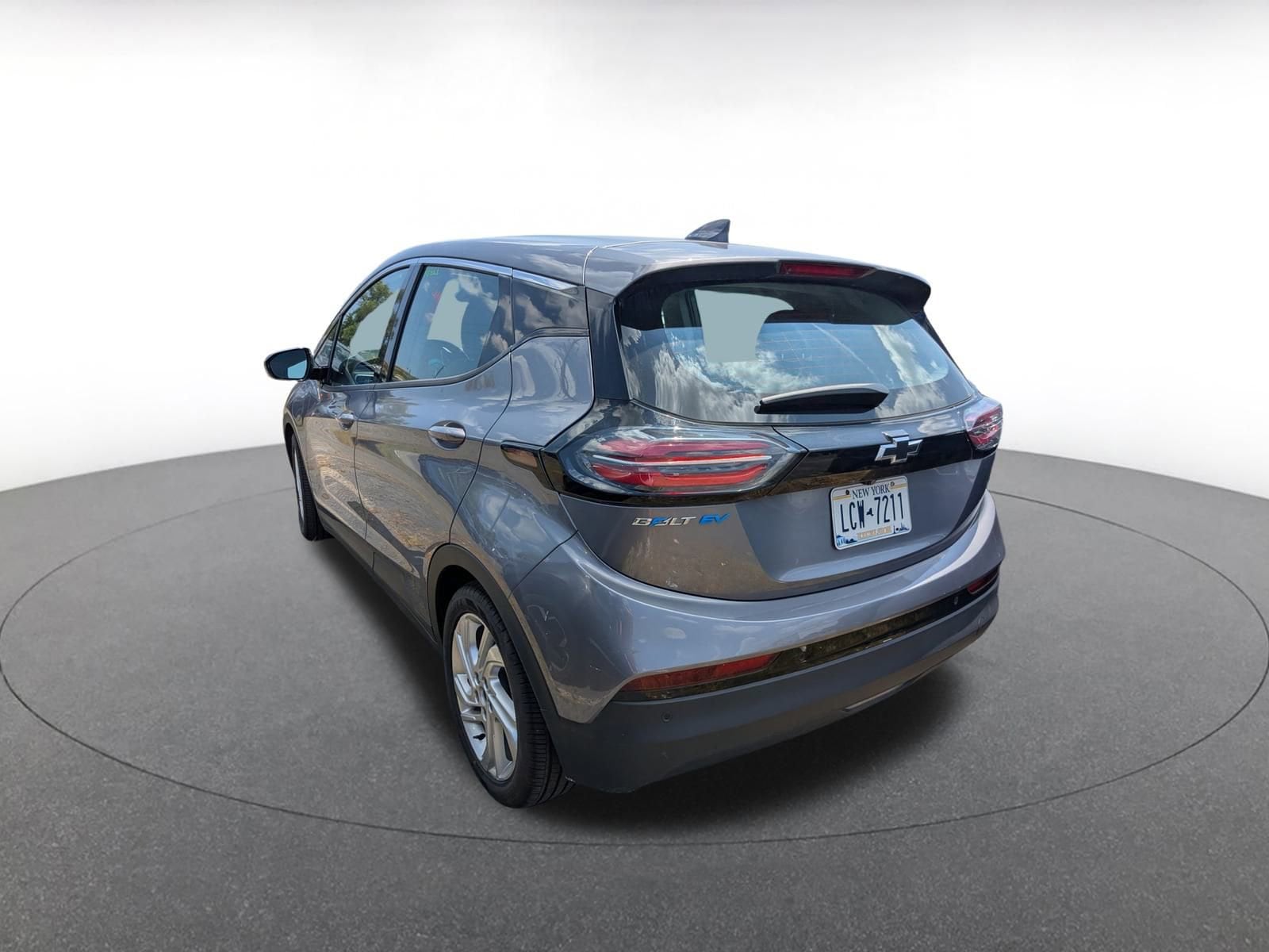 Thumbnail: 2023 Chevrolet Bolt EV - 4