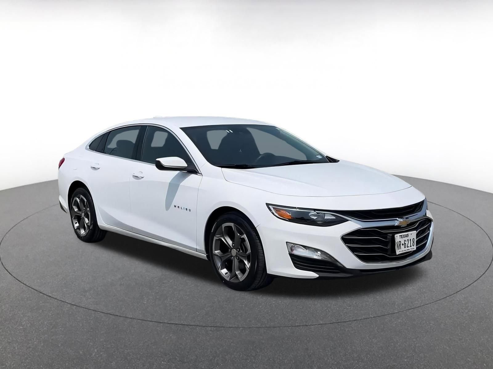 Thumbnail: 2023 Chevrolet Malibu - 3