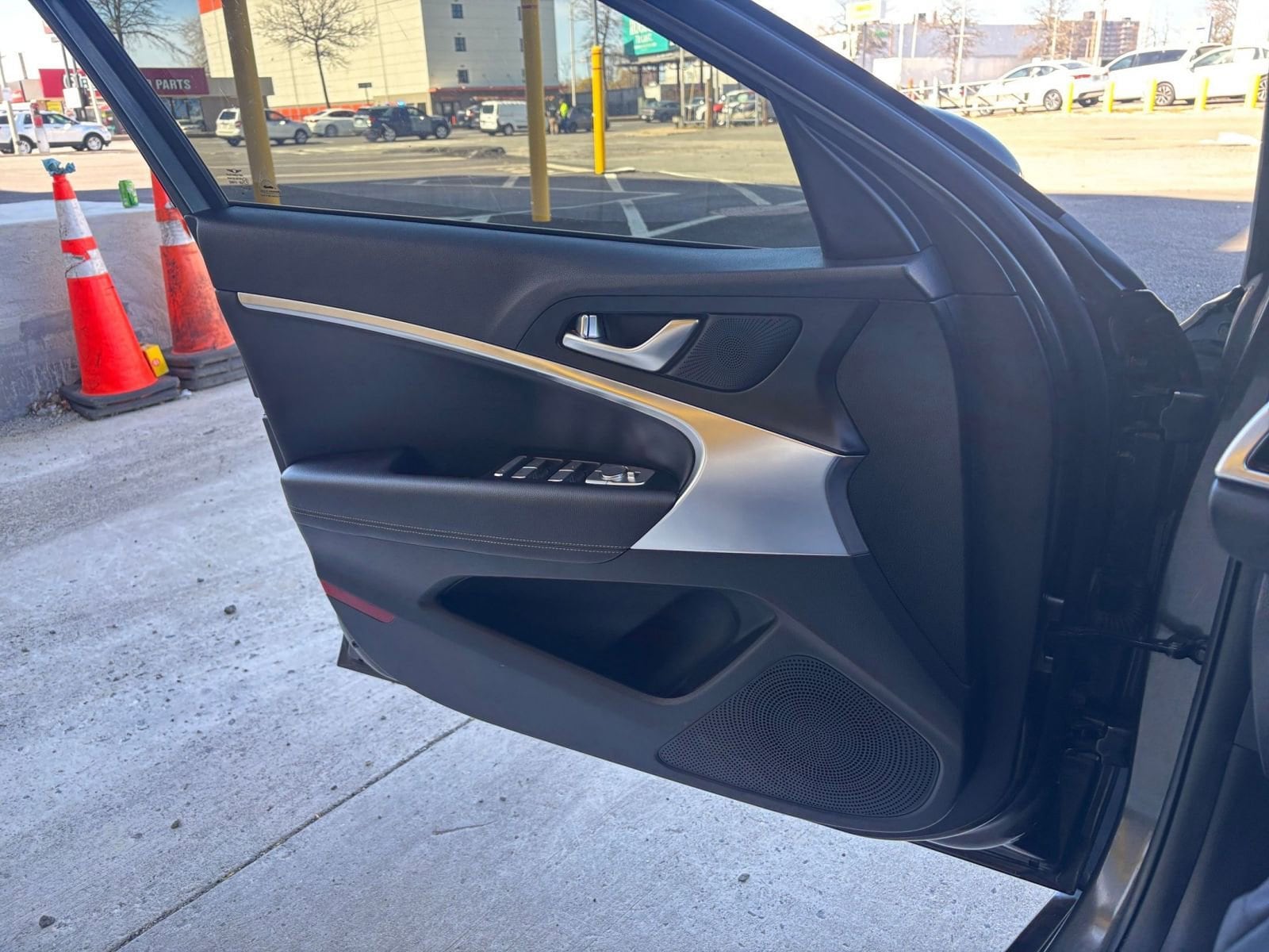 Thumbnail: 2025 Genesis G70 - 18