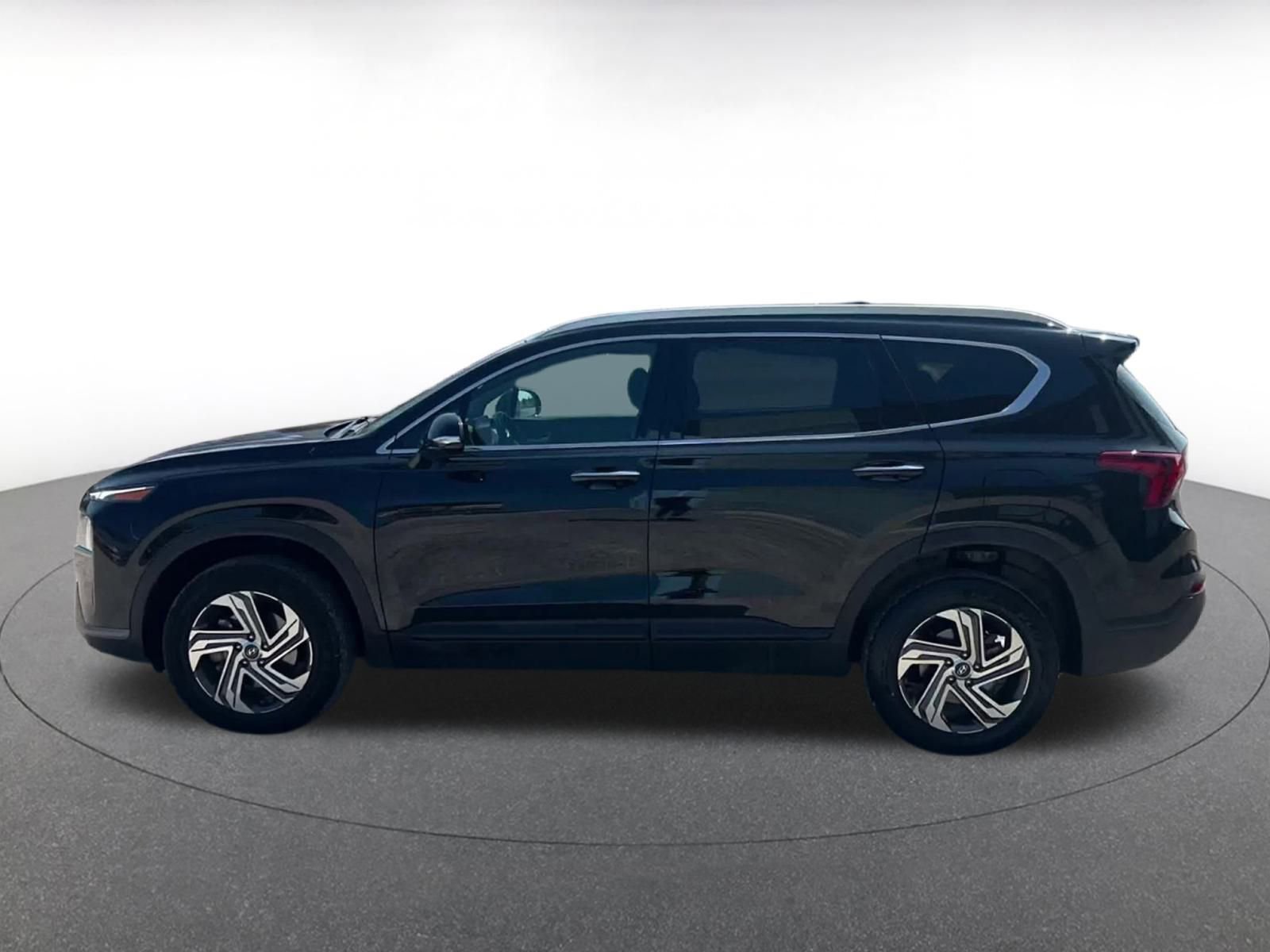 Thumbnail: 2023 Hyundai Santa Fe - 9