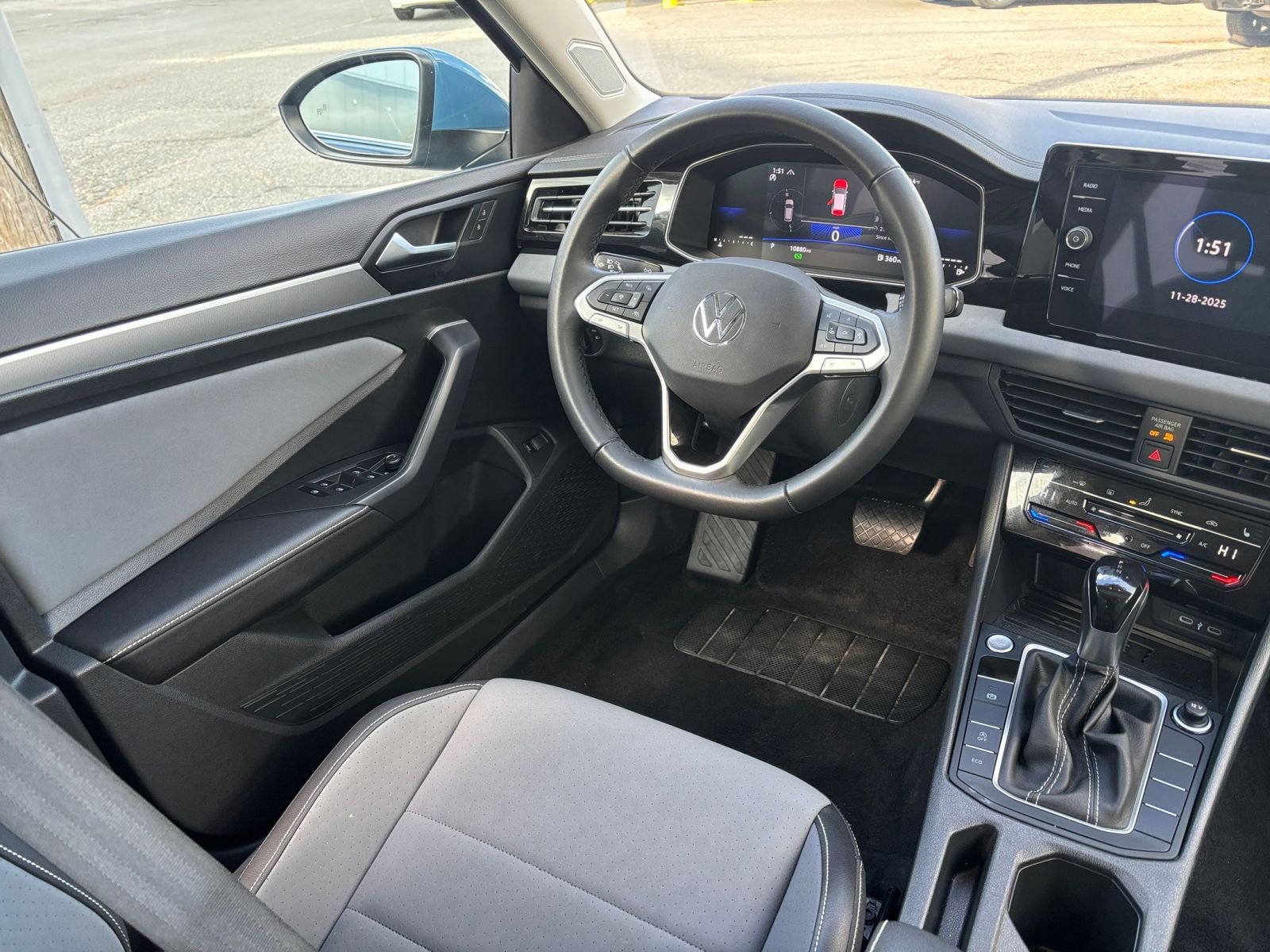 Thumbnail: 2025 Volkswagen Jetta - 30