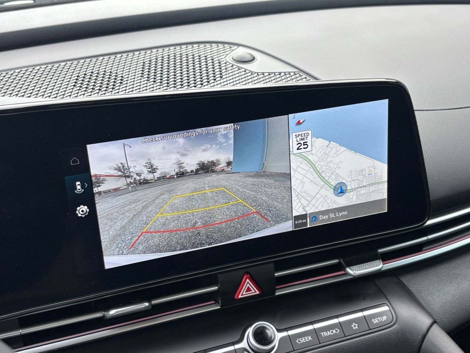 Thumbnail: 2025 Hyundai Elantra - 17