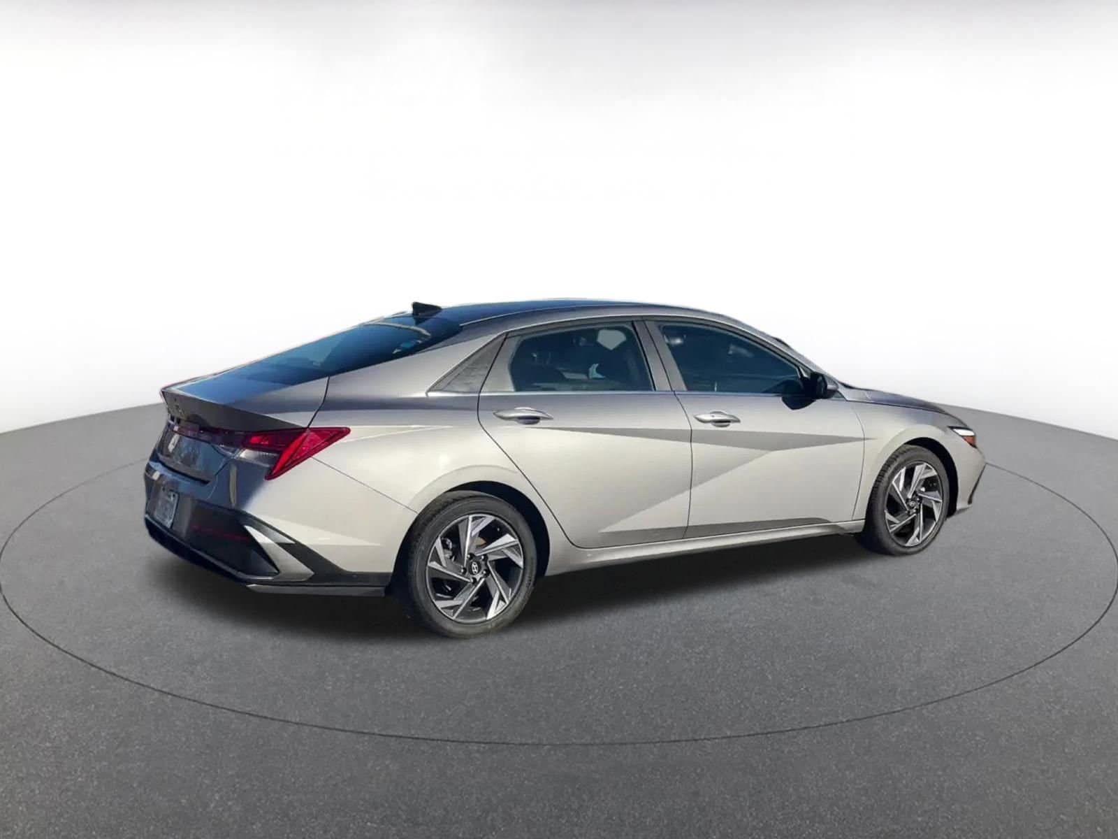 Thumbnail: 2025 Hyundai Elantra - 15