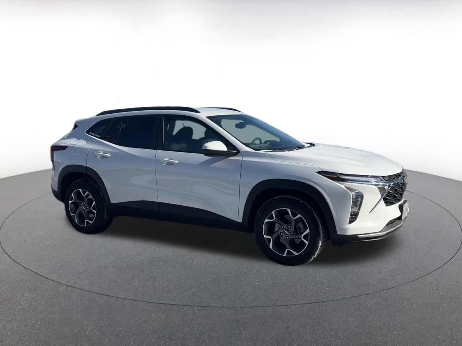 Thumbnail: 2025 Chevrolet Trax - 2