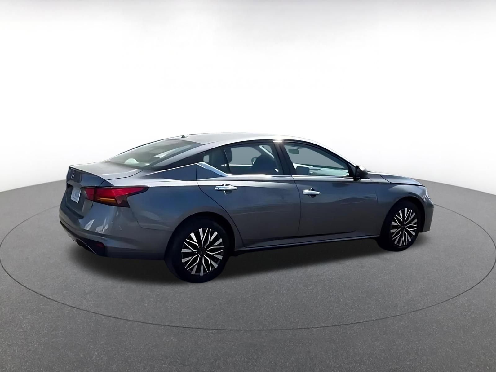 Thumbnail: 2025 Nissan Altima - 12