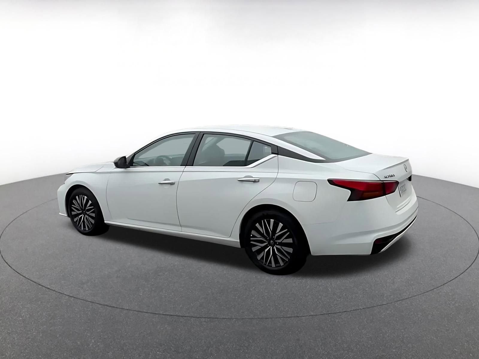 Thumbnail: 2025 Nissan Altima - 10