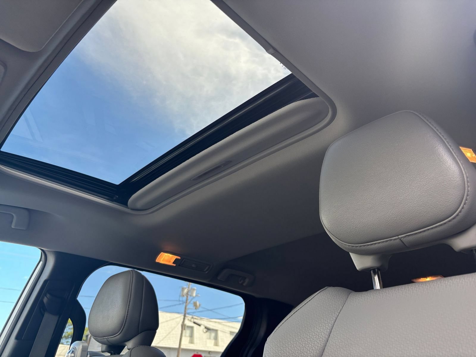 Thumbnail: 2025 Toyota Sienna - 28