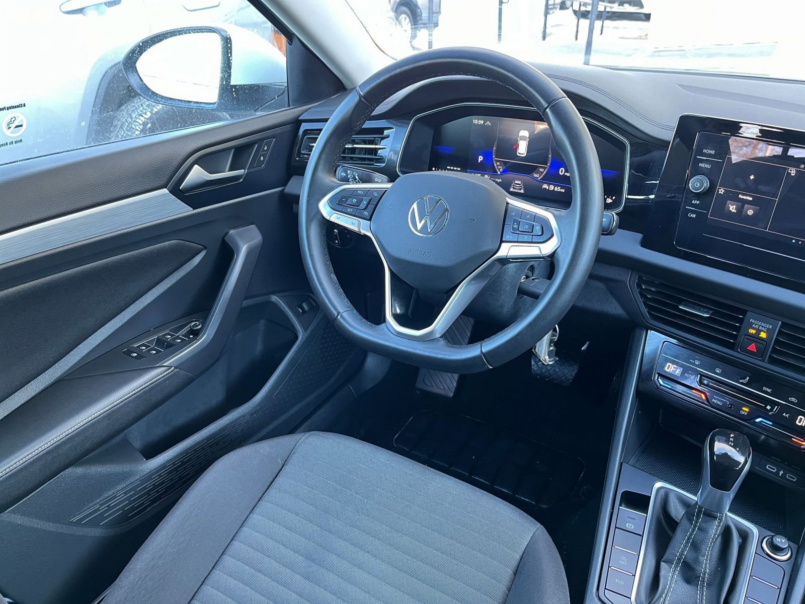 Thumbnail: 2025 Volkswagen Jetta - 30