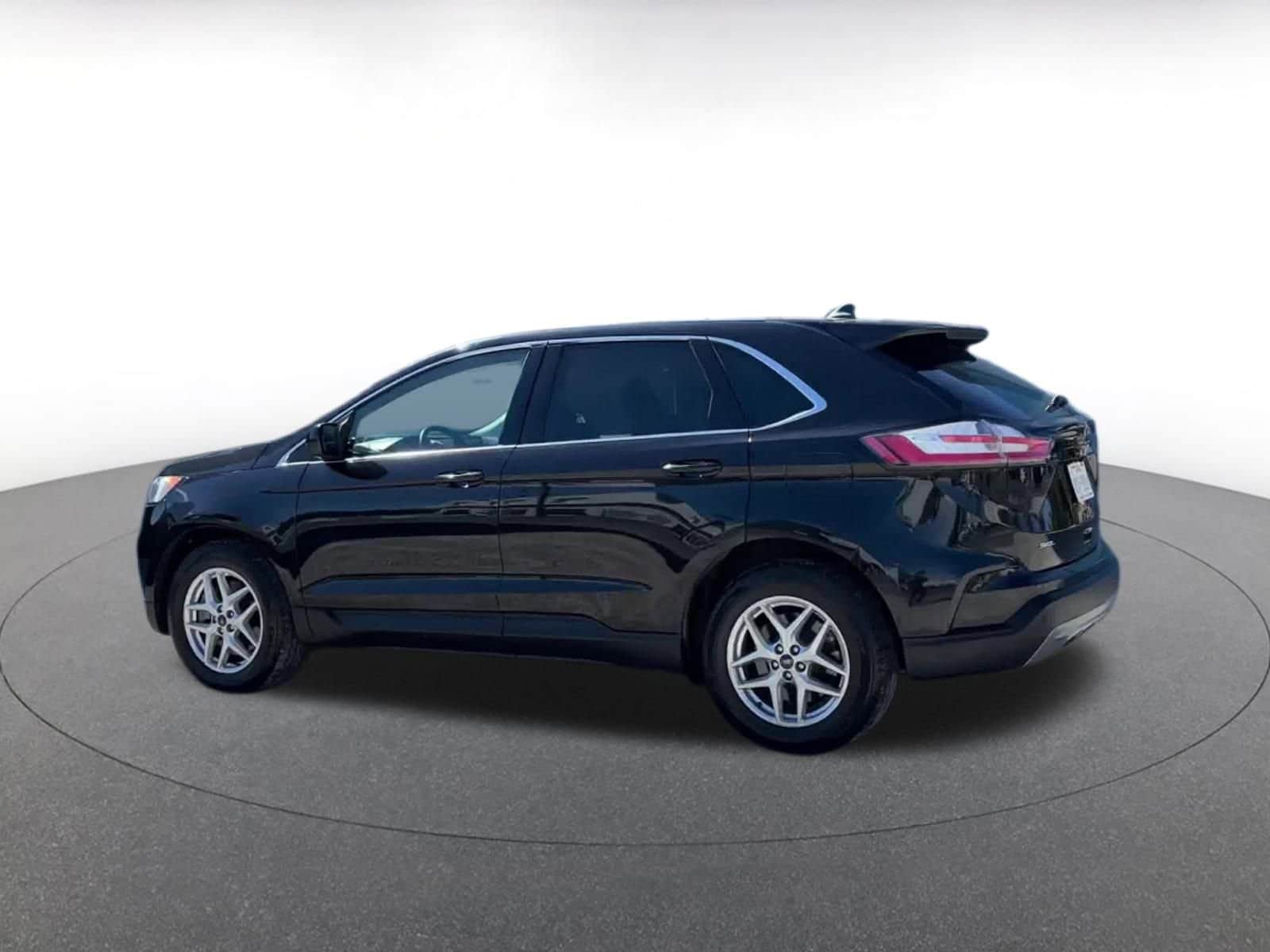 Thumbnail: 2022 Ford Edge - 10