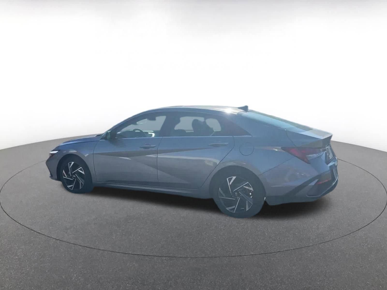 Thumbnail: 2025 Hyundai Elantra - 10