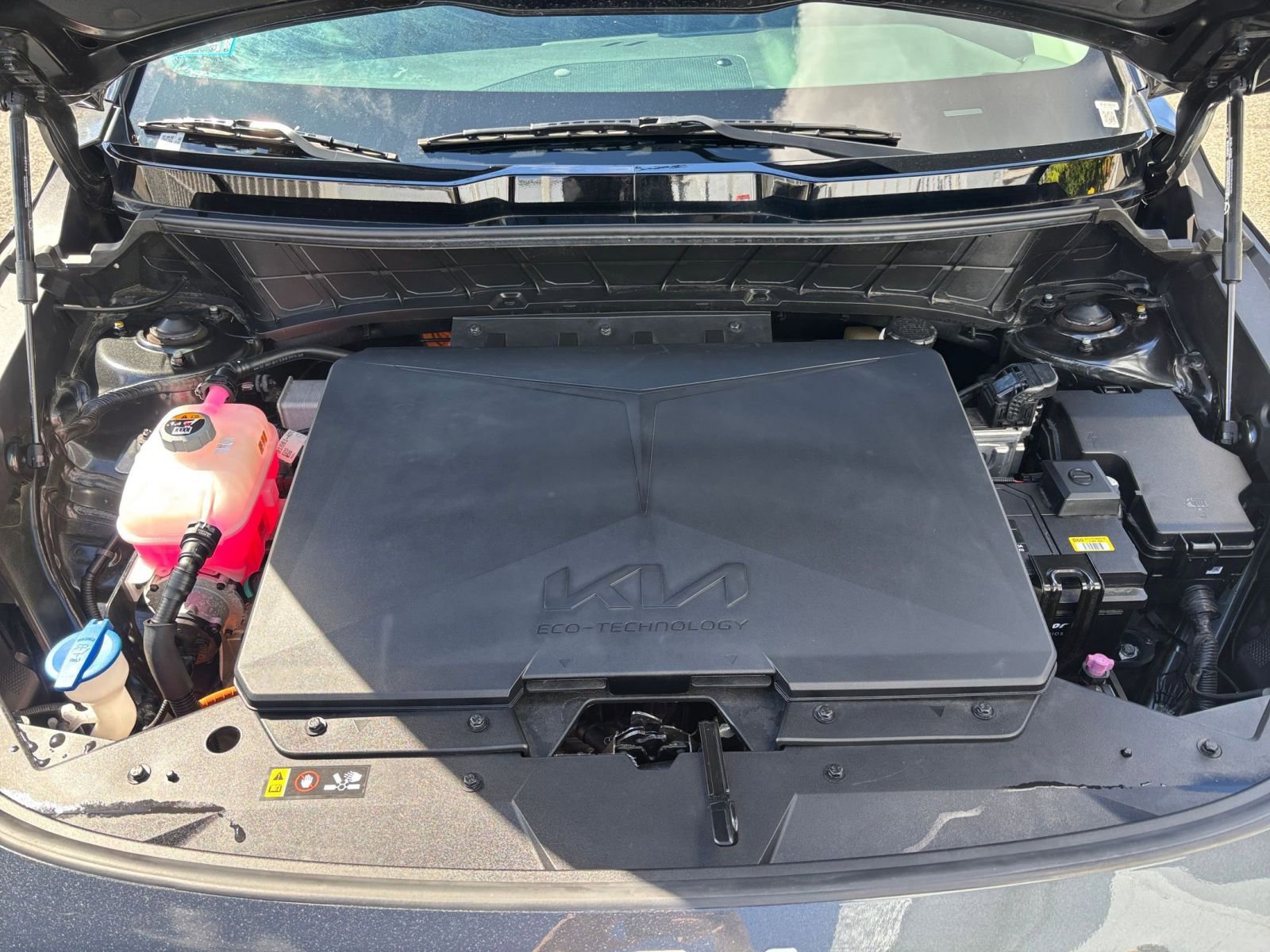 Thumbnail: 2023 Kia Niro - 29