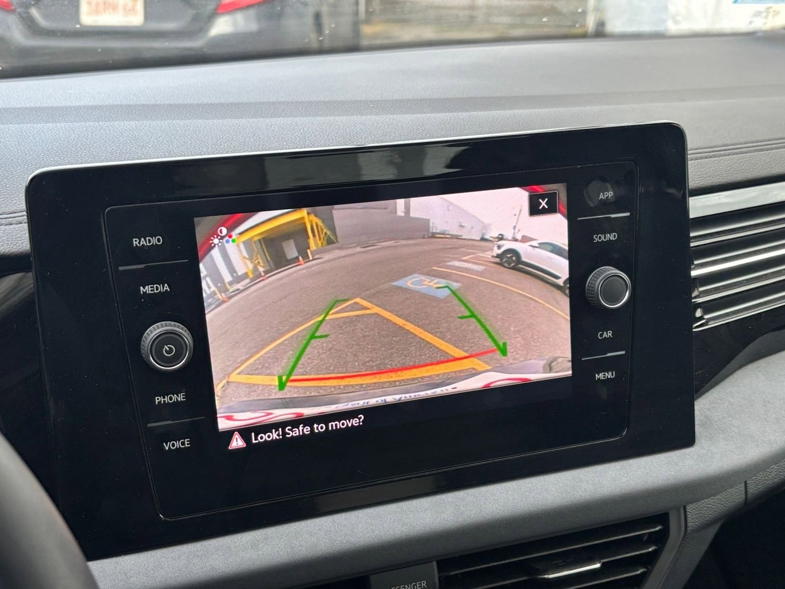 Thumbnail: 2025 Volkswagen Jetta - 17