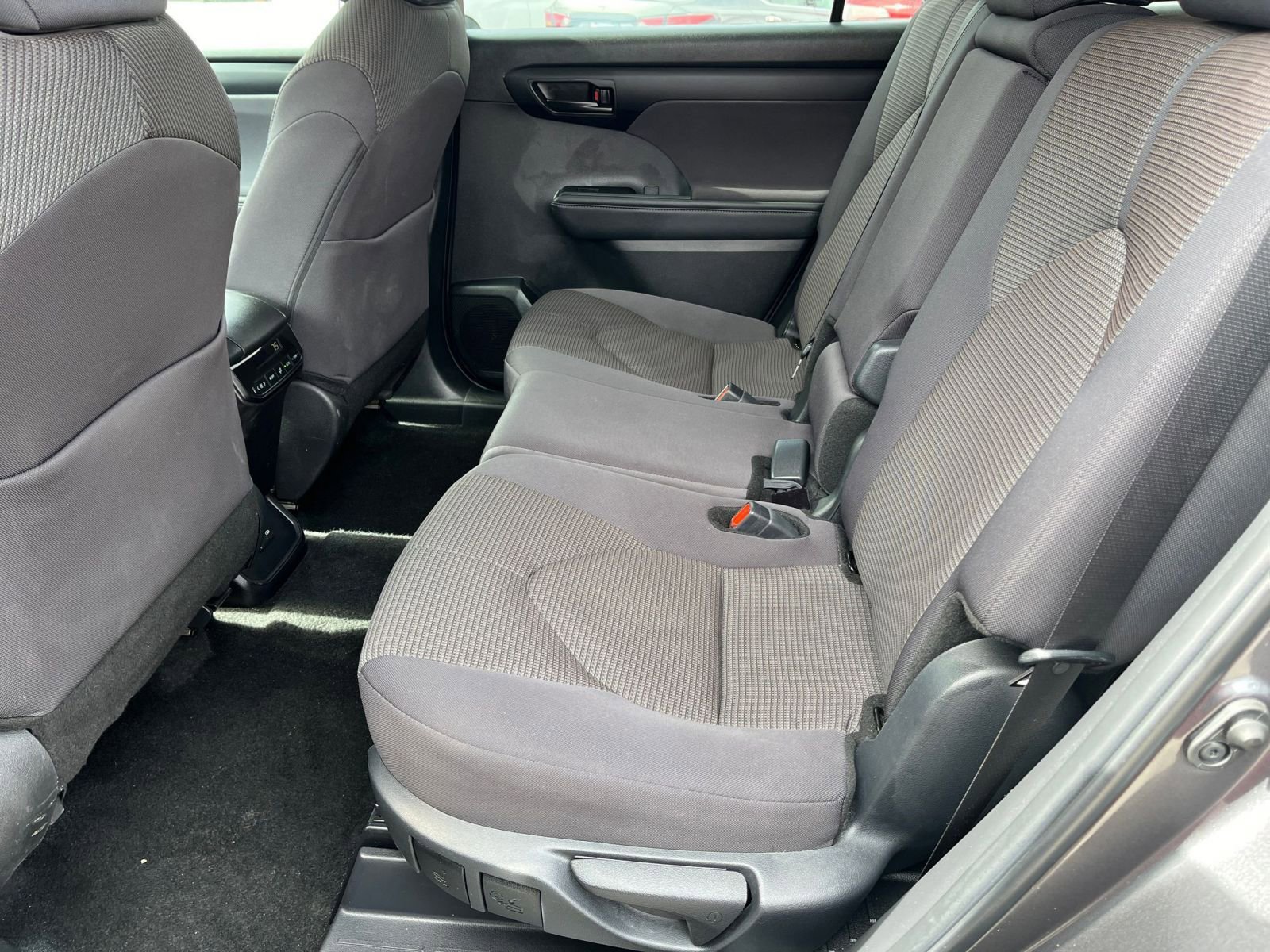 Thumbnail: 2025 Toyota Highlander - 27