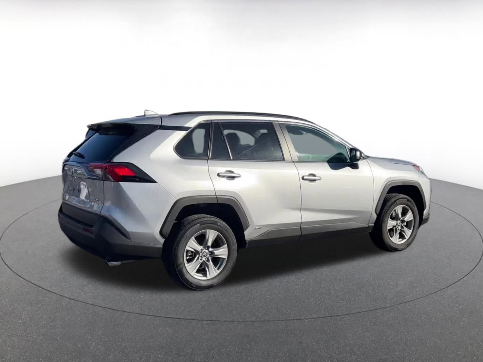 Thumbnail: 2025 Toyota RAV4 - 15