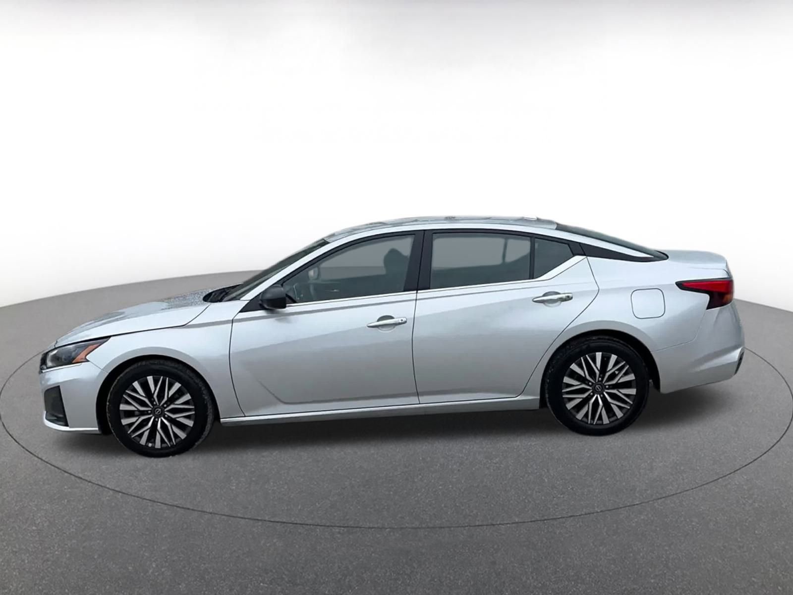 Thumbnail: 2024 Nissan Altima - 9