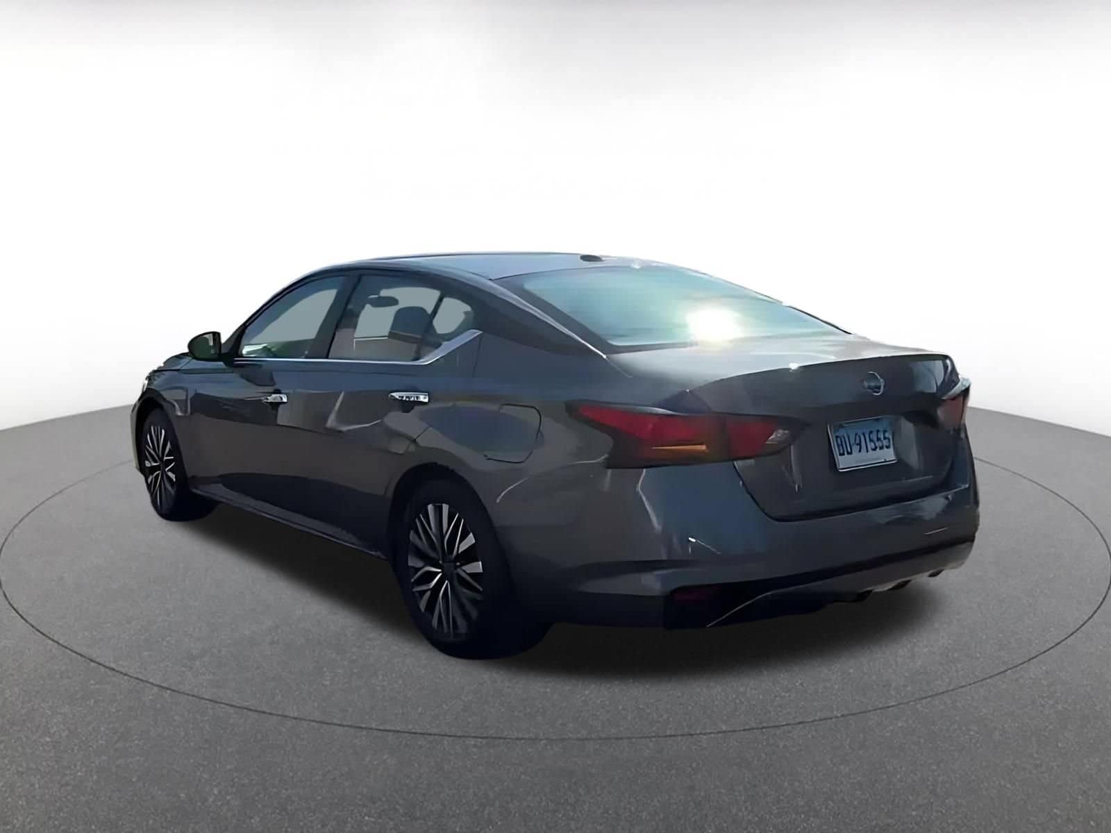 Thumbnail: 2025 Nissan Altima - 9