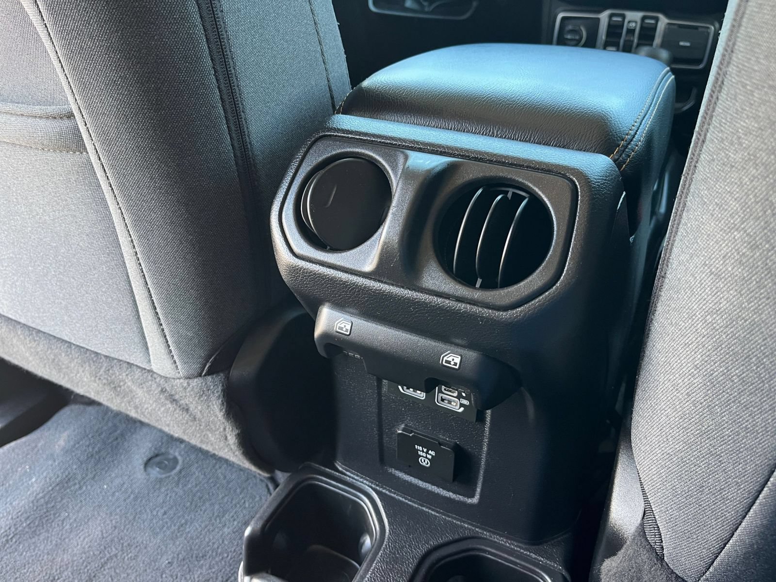 Thumbnail: 2025 Jeep Wrangler - 25