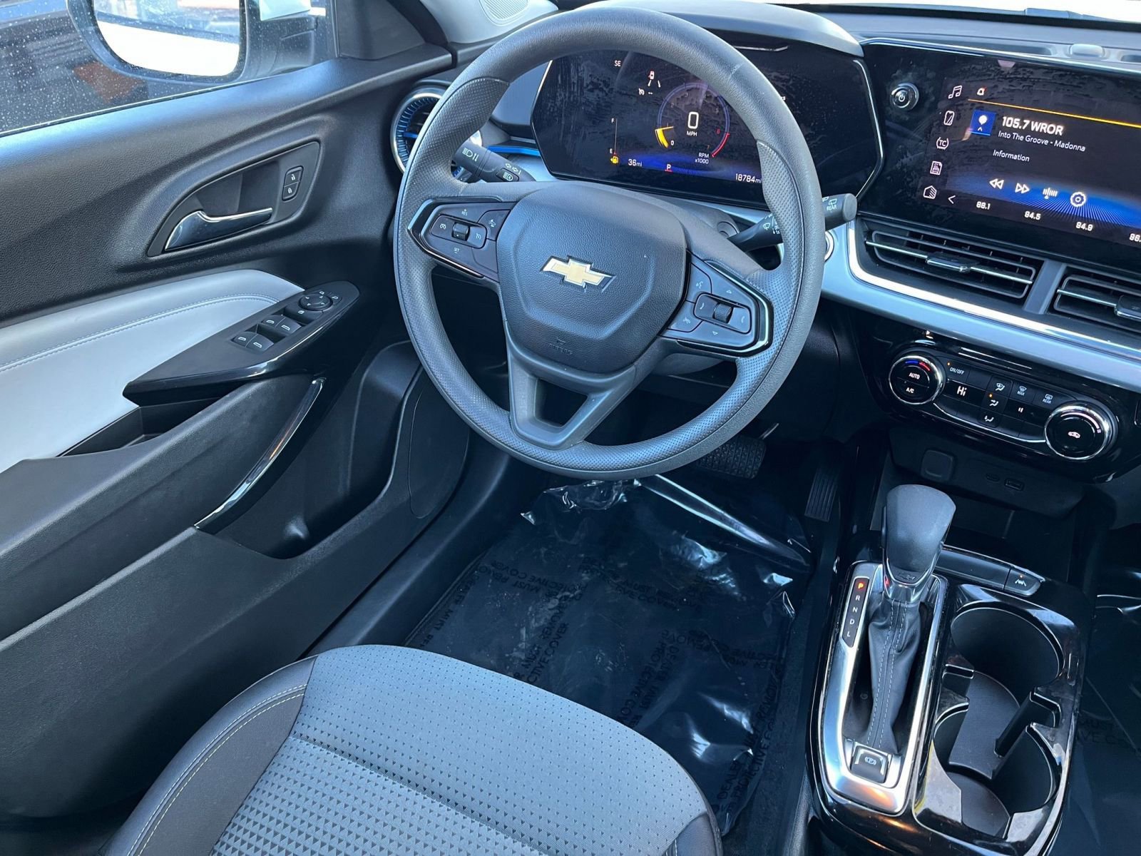 Thumbnail: 2025 Chevrolet Trax - 30