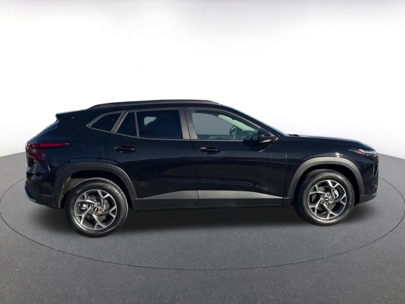 Thumbnail: 2025 Chevrolet Trax - 15