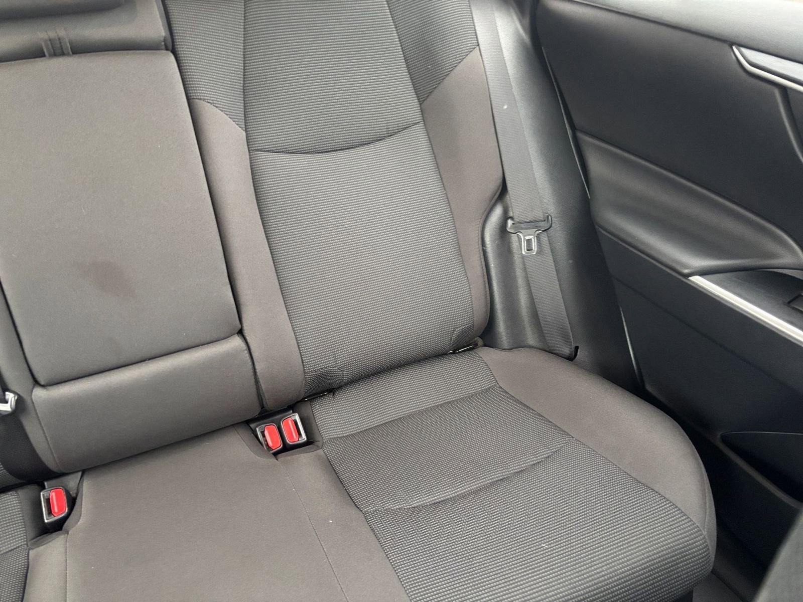 Thumbnail: 2025 Toyota RAV4 - 31