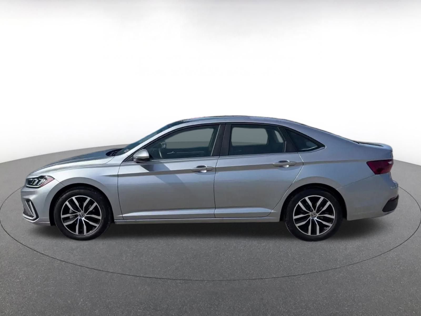 Thumbnail: 2025 Volkswagen Jetta - 9