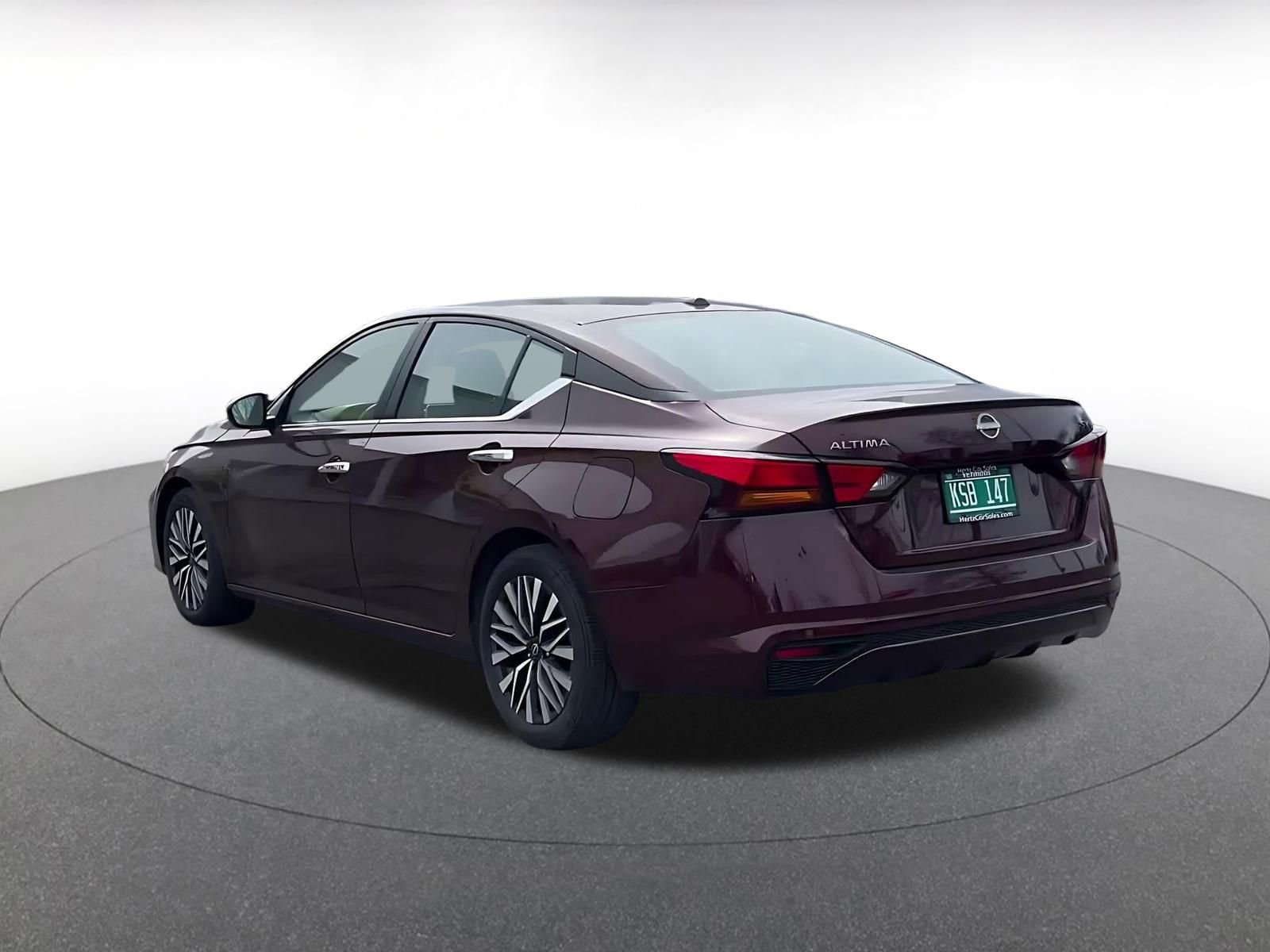 Thumbnail: 2024 Nissan Altima - 10