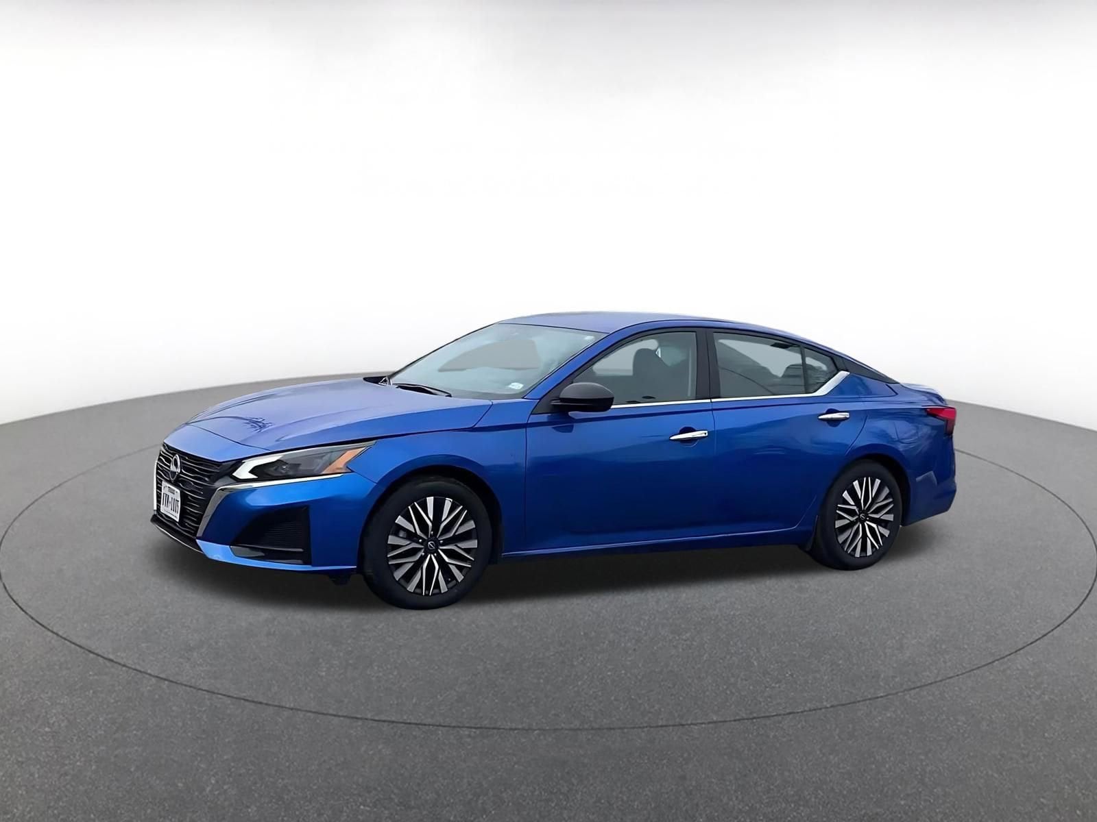 Thumbnail: 2025 Nissan Altima - 8