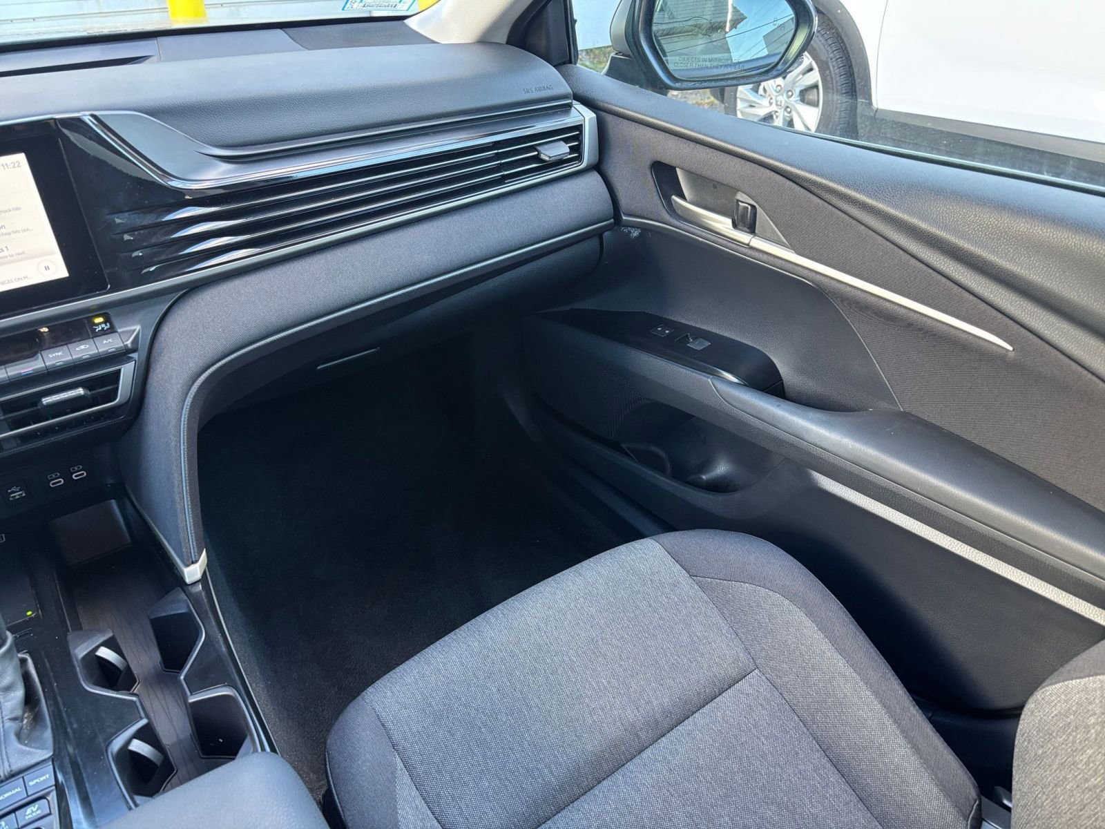 Thumbnail: 2025 Toyota Camry - 31