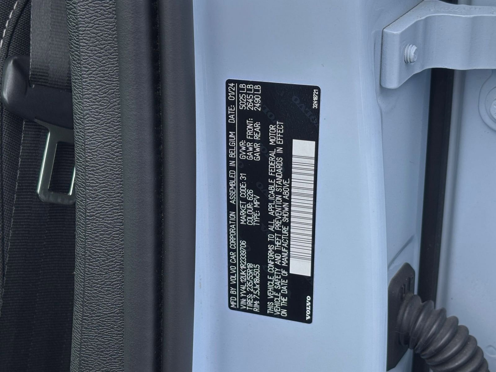 Thumbnail: 2024 Volvo XC40 - 25