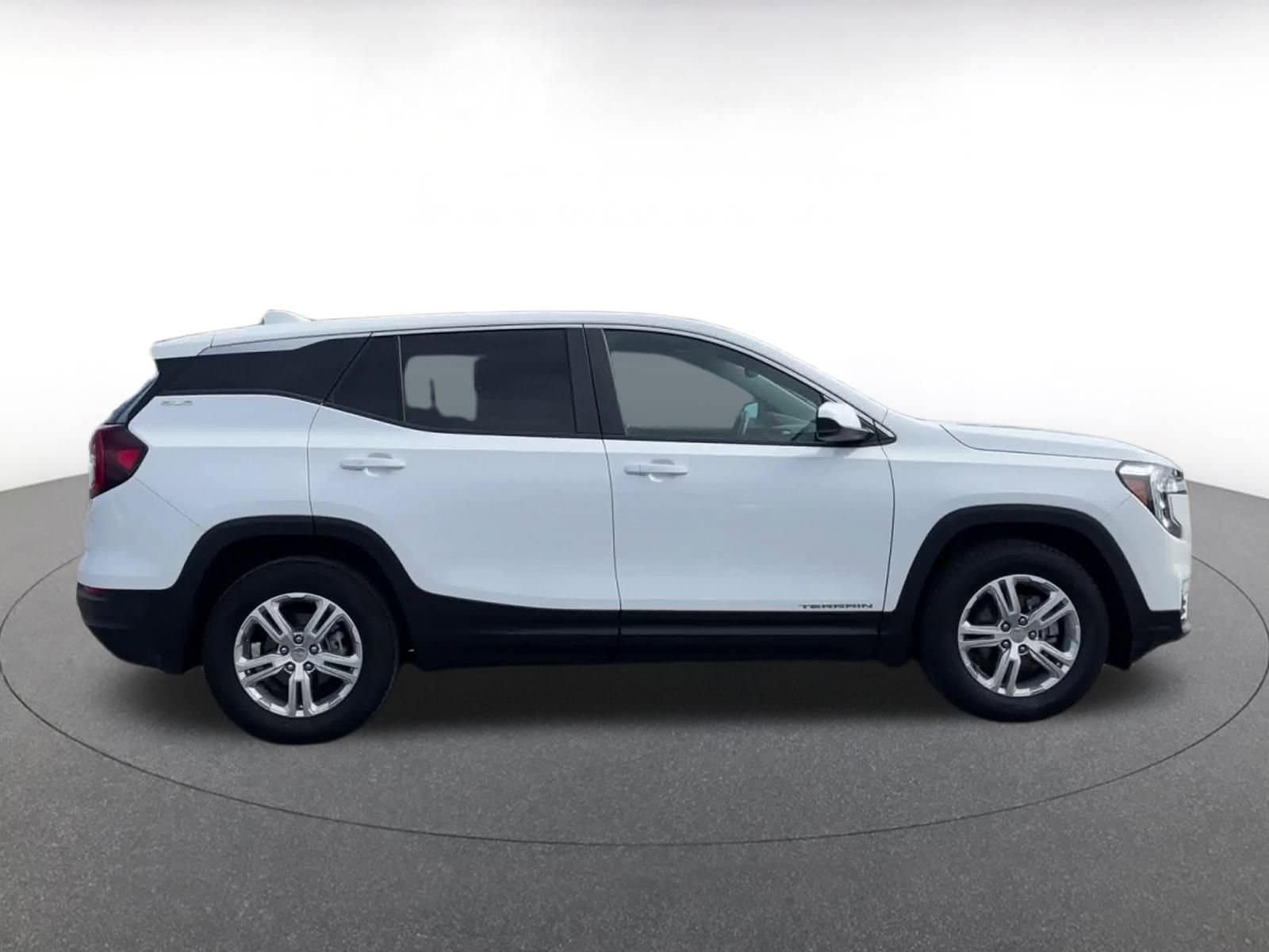 Thumbnail: 2024 GMC Terrain - 16
